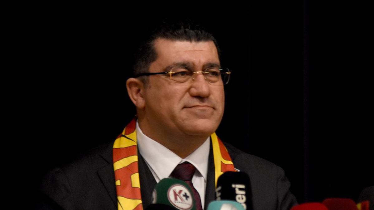 Kayserispor’da Başkan Nurettin Açıkalın, güven tazeledi